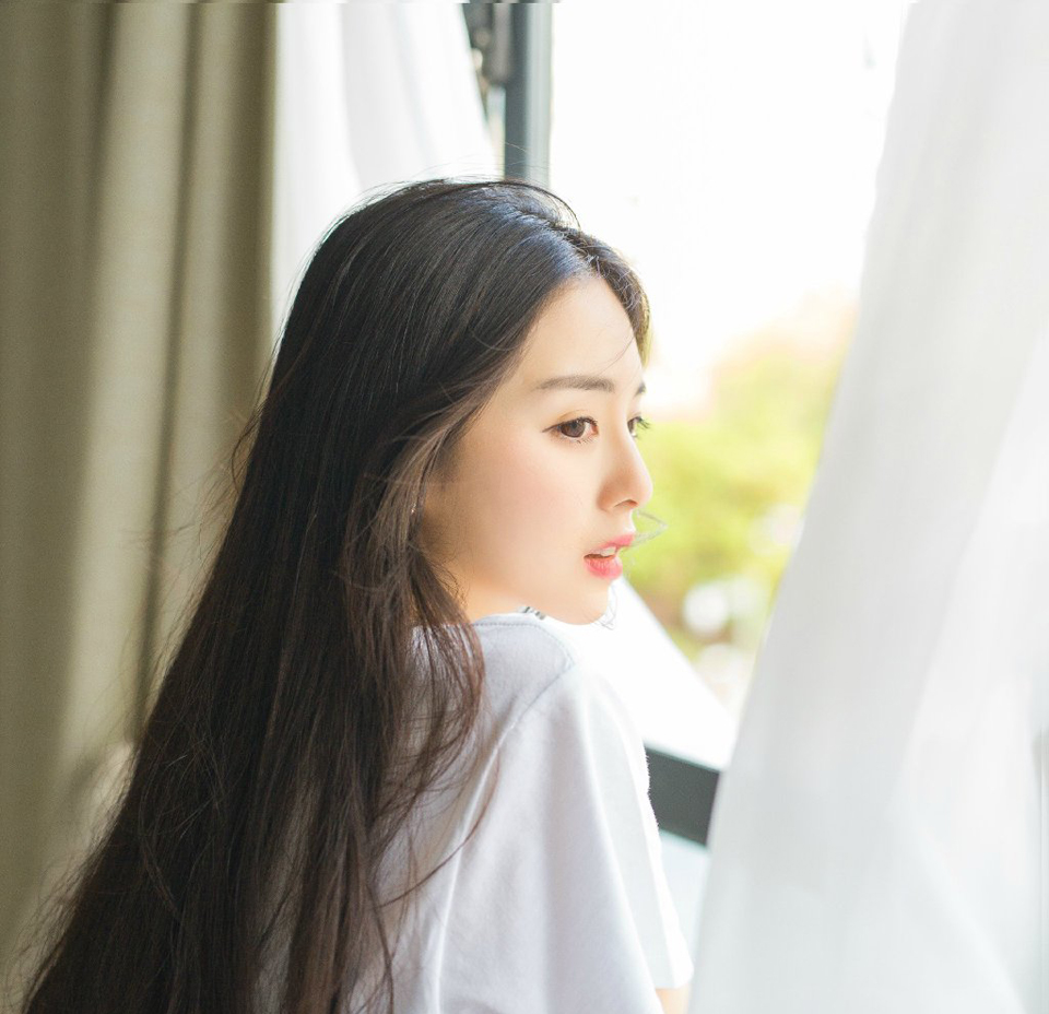 埋头苦干是第一，发白才知智叟呆。勤能补拙是良训，一分辛苦一分才。——华罗庚